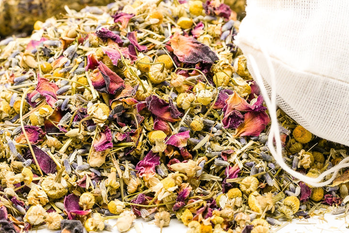 Relax | Herbal Tub Tea    Em'z Blendz Soap Co.