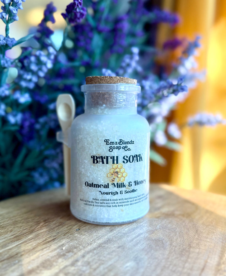 Oatmeal, Milk & Honey Bath Soak Em'z Blendz Soap Co.